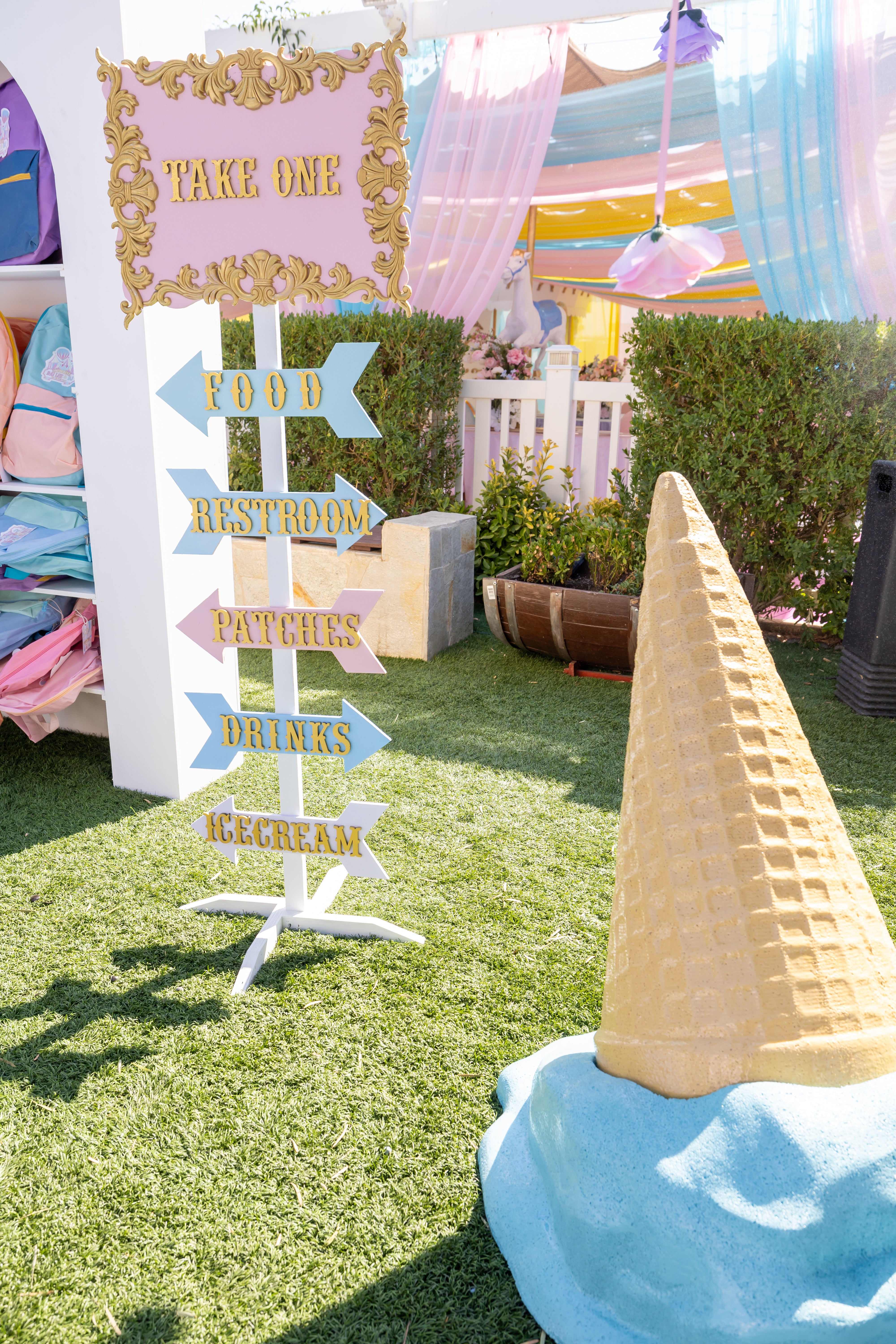 Signs – Stylish 5-Foot Tall Event Sign for Rentals